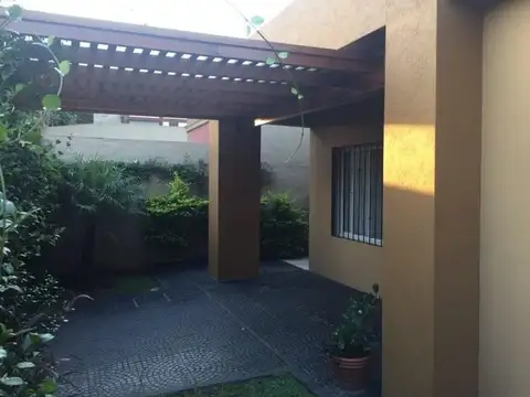 Casa en Venta en Castelar, USD 220.000