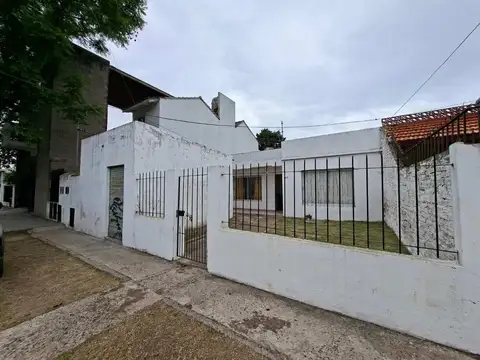 CASA VENTA EN BERAZATEGUI  APTA CRÉDITO!!!