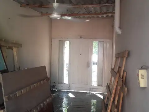 Casa 4 ambientes con 1 baño