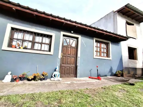 VENTA CASA 5 AMBIENTES CON  JARDIN  FARO NORTE