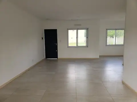 Casa en Alquiler con 1 cochera