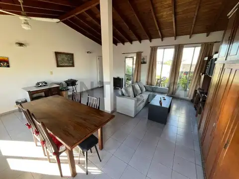 VENTA DEPARTAMENTO TIPO PH DE 4 AMBIENTES EN BURZACO