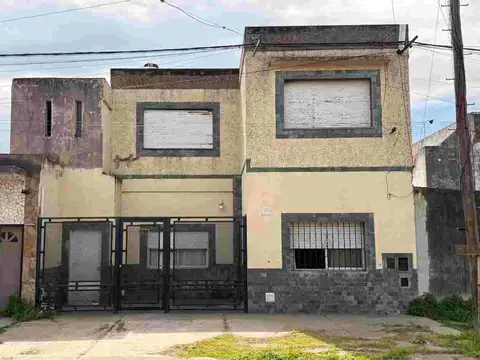 CASA EN VENTA 3 DORMITORIOS BARRIO LUDUEÑA
