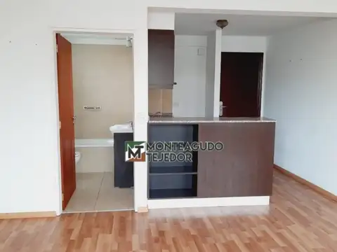 MONOAMBIENTE CON BALCON, LUMINOSO, AMENITIS, APTO PROFECIONAL Y/O COMERCIAL