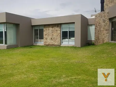 Casa en Venta en Alta Gracia, USD 440.000