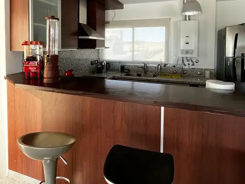 Casa 6 ambientes con 3 baños