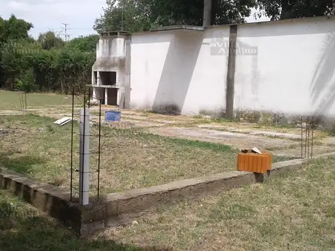 Casa 2 ambientes con 1 baño