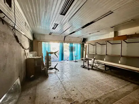 Local en Venta 60 años