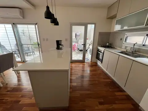 Depto Tipo Casa en Venta 8 años