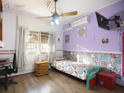 Venta Casa 4 ambiente zona en Parque Avellaneda.