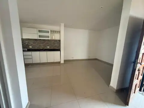Casa en Alquiler con 1 cochera