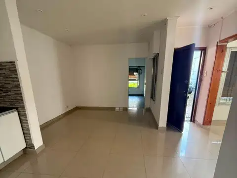 ALQUILER DE CASA 2 AMB. C/ COCHERA ESPACIO VERDE