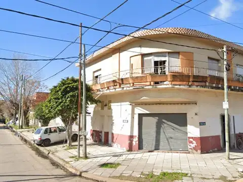 VENTA CASA 4 AMB CON LOCAL Y COCHERA QUILMES OESTE