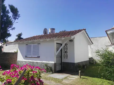 venta  de casa  de 2 ambientes con espacio de cochera