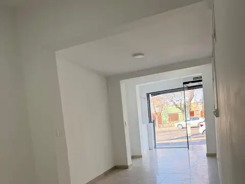 LOCAL COMERCIAL EN CALLE SAN MARTIN DE LUJÁN