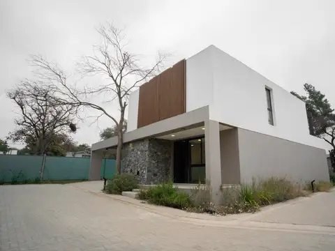 Los Parlamentos & Avenida José María Eguía Zanón, X5021 Córdoba, Argentina