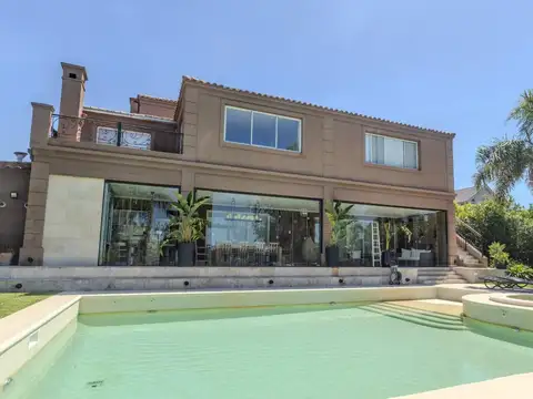 Venta Imponente Casa al Agua Barrio Los Castores Nordelta