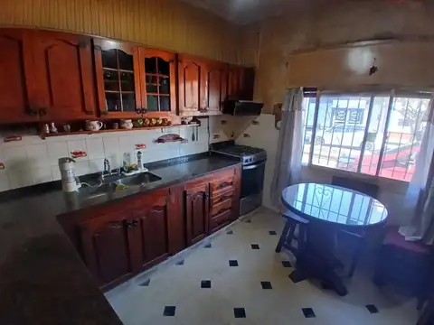 Depto Tipo Casa 3 ambientes con 2 baños