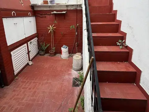 Depto Tipo Casa 3 ambientes con 2 baños