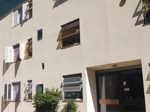DEPTO 3 AMBIENTES EN BARRIO ENVION 3 