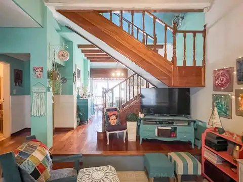Casa 5 ambientes con 2 baños
