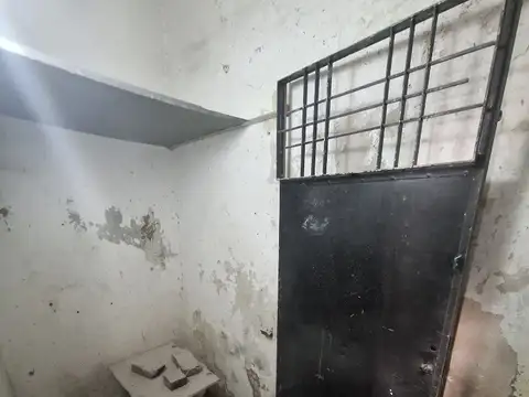 Local en Alquiler en Isidro Casanova, $ 350.000