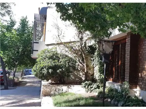 Hermosa casa en venta a dos cuadras Plaza de GC..!