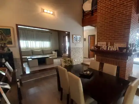 VENTA CASA SAN VICENTE 5 AMBIENTES