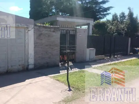 Casa 5 ambientes con 2 baños