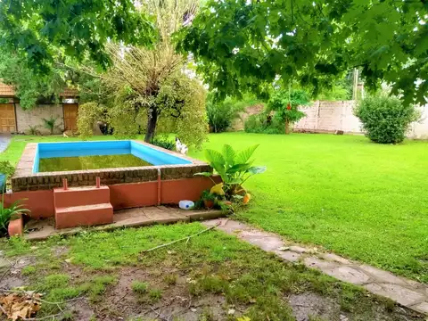 CHALET CON AMPLIO LOTE EN SAN MIGUEL, SOBRE CALLE LIBERTAD 1900