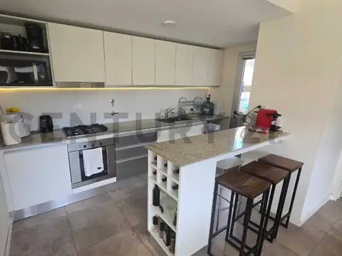 C. 129 7400, Piso 0