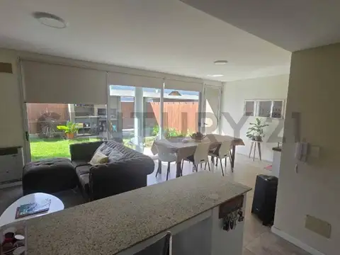 CASA EN ALQUILER EN FINCAS DE HUDSON - BERAZATEGUI