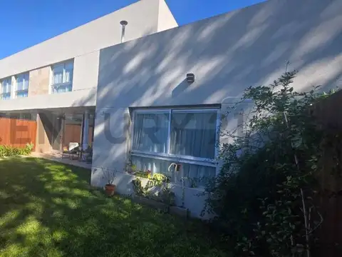 Casa en Alquiler de 3 dormitorios
