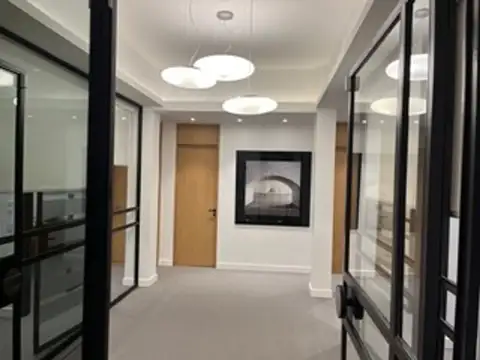 OFICINAS REFACCIONADAS En Sargento Cabral 800