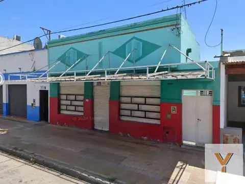 Guayaquil e/ Baradero y San Nicolas