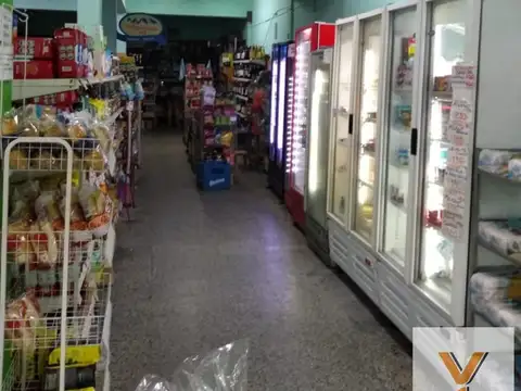 Guayaquil e/ Baradero y San Nicolas