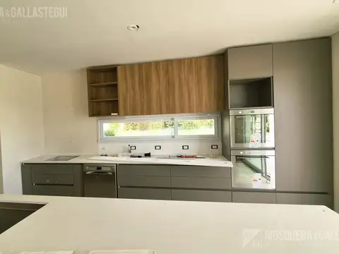 Casa en Alquiler de 5 dormitorios