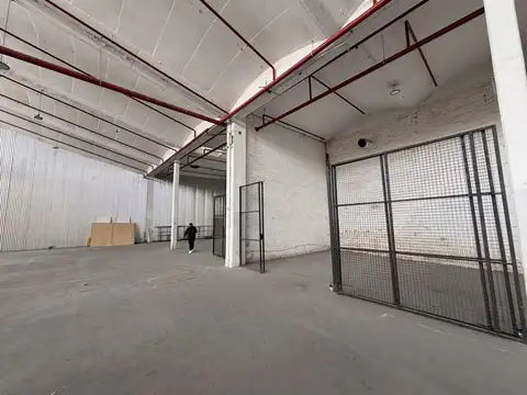 Depósito en alquiler 4.300 m2 - Pompeya - Deposito Logistico