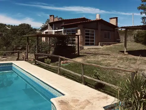 VENTA COMPLEJO 4 CABAÑAS EN SIQUIMAN CON VISTA