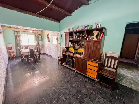 Casa 6 ambientes con 1 baño