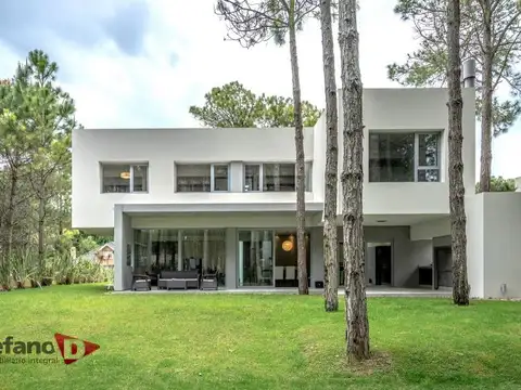 Casa en Alquiler Temporal en Pinamar, USD 8.000