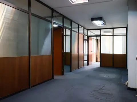 Oficina de 77 m2 sobre Avda. Callao esq. Avda. Corrientes.