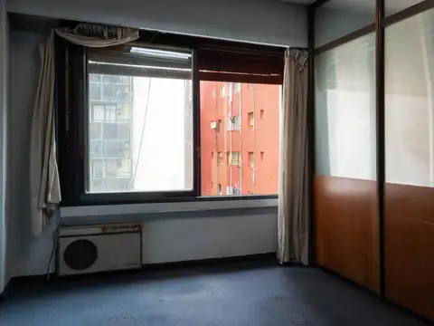 Oficina de 77 m2 sobre Avda. Callao esq. Avda. Corrientes.