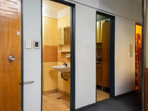 Oficina de 77 m2 sobre Avda. Callao esq. Avda. Corrientes.