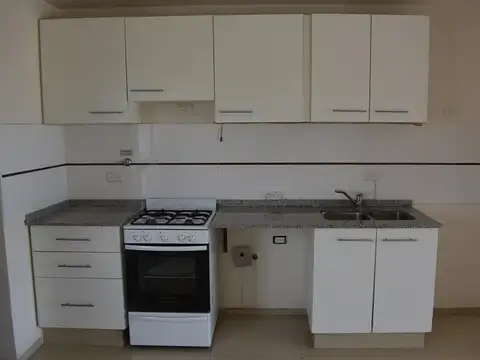 EXCELENTE MONOAMBIENTE EN LANUS 