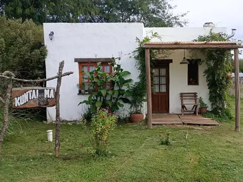 VENTA CASA 3 AMB EN BARRIO LOS CARDOS