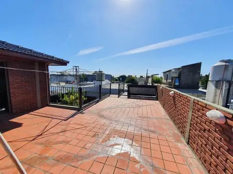 Casa 3 ambientes con 2 baños
