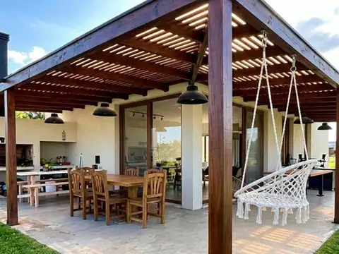 Casa 6 ambientes con 3 baños