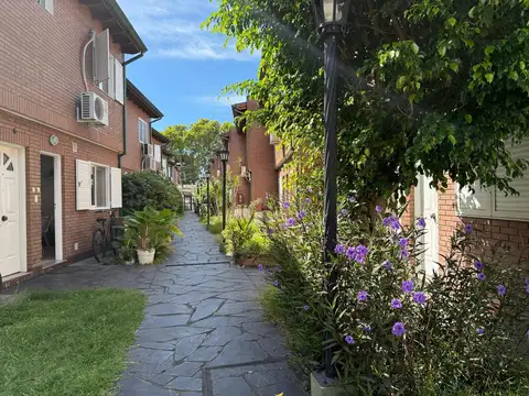 Depto Tipo Casa en Venta en Centro, USD 67.000