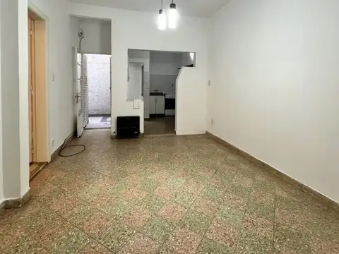 Depto Tipo Casa en Venta en Flores, USD 98.000